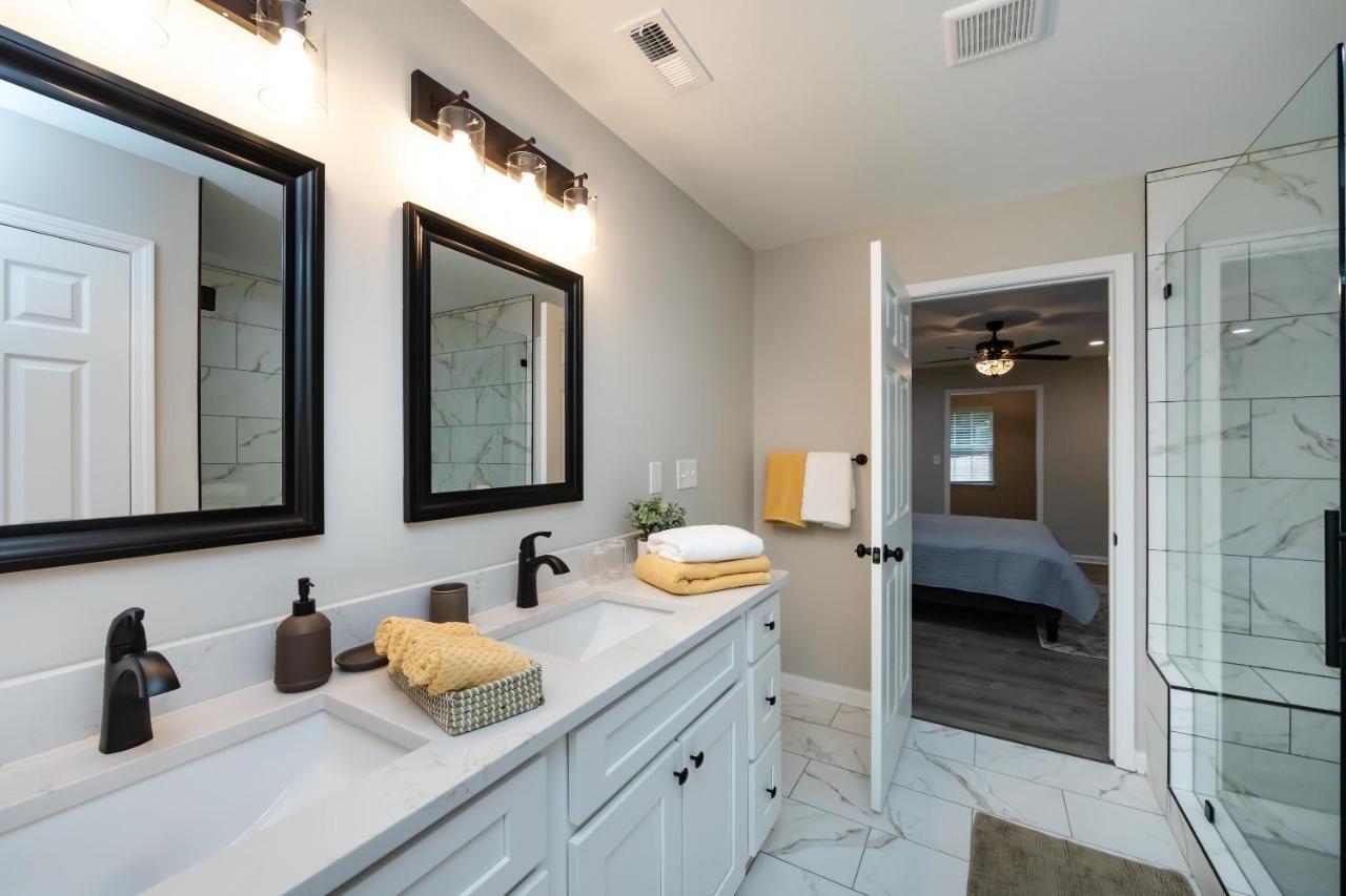 Brandnew Spacious 4 Bedroom House Minutes To Uptown Σάρλοτ Εξωτερικό φωτογραφία